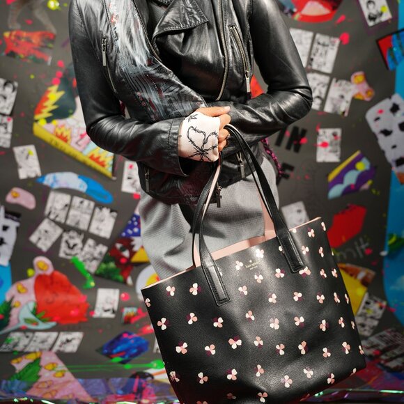 Reversible Kate Spade Floral Tote Bag – Pink & Floral, Spacious Travel Bag - Picture 4 of 13